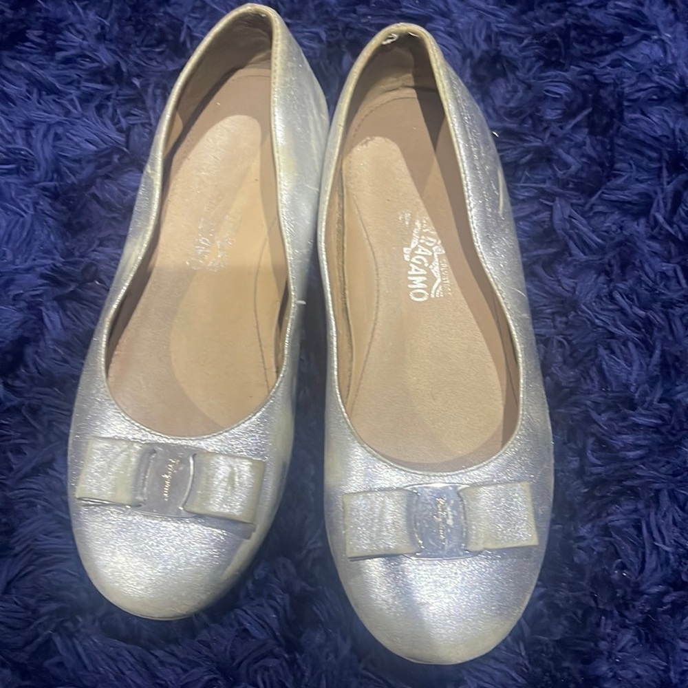 Salvatore Ferragamo pumps for girls size 32